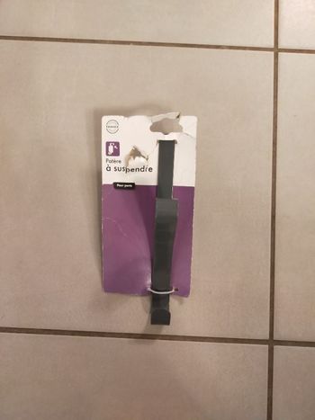 Patère a suspendre