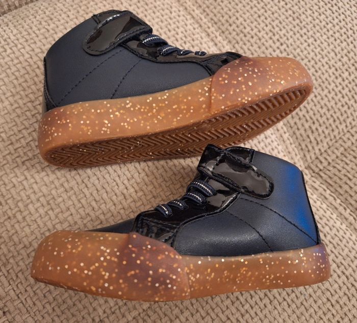 Chaussures 25 - Neuves - photo numéro 2
