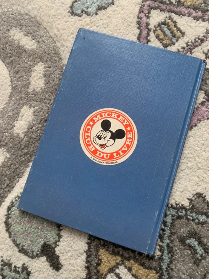Livre "Lucky et les bijoux de la reine" 📚 - photo numéro 2