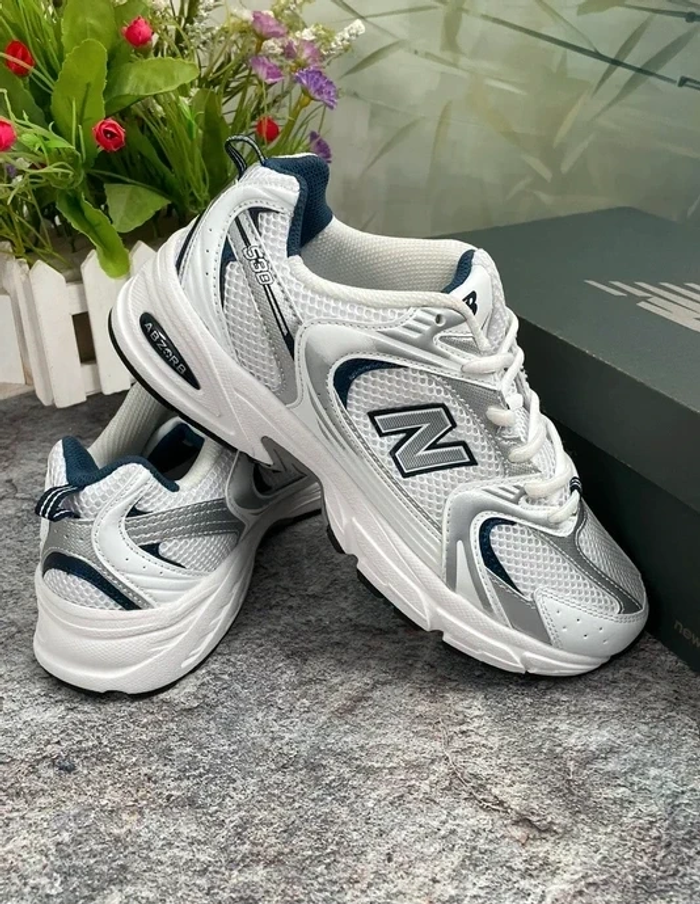 New Balance 530 Blanc 42.5 - photo numéro 2