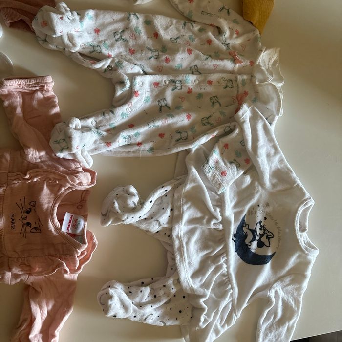 Lots de vêtements de naissance fille - photo numéro 2