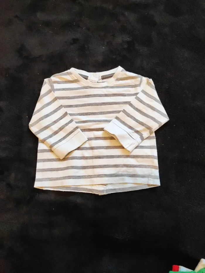 Lot 11 t-shirt manches longues 6 mois - photo numéro 6