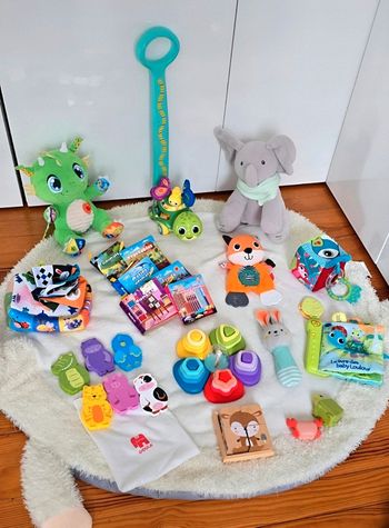 0_24 mois Lot  -60% 12 jouets eveil bébé peluches musicales livres et tortue pousse pousse