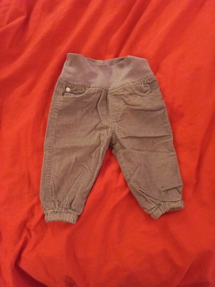 Joli pantalon jegging 6 mois type coton velours