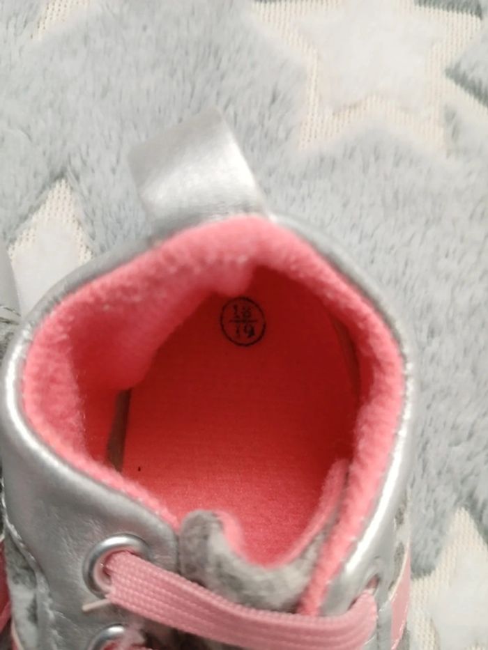 Chaussons taille 18/19 - photo numéro 2