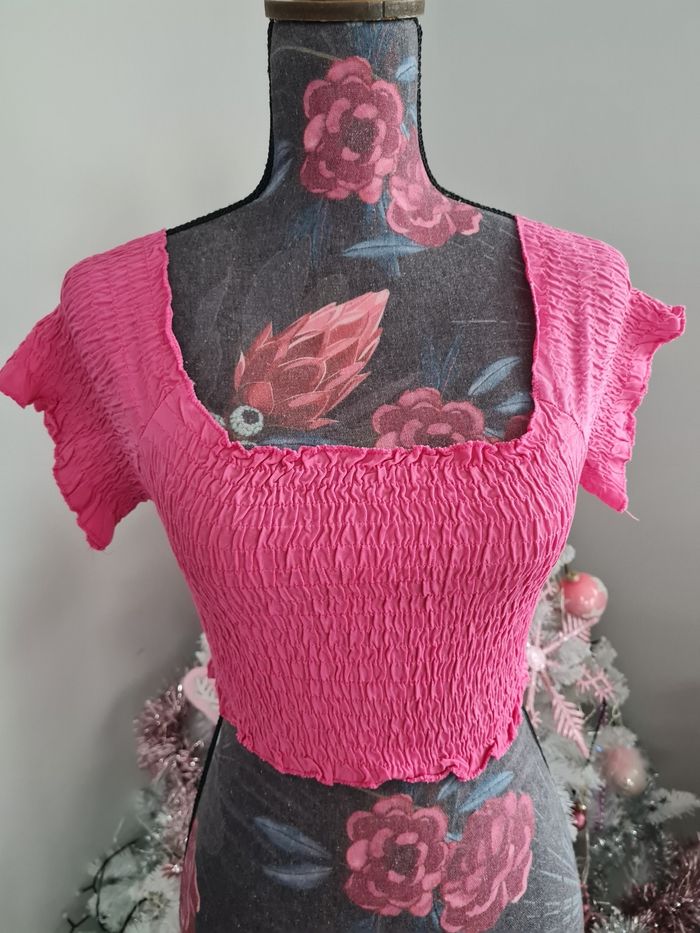 Très joli.haut rose