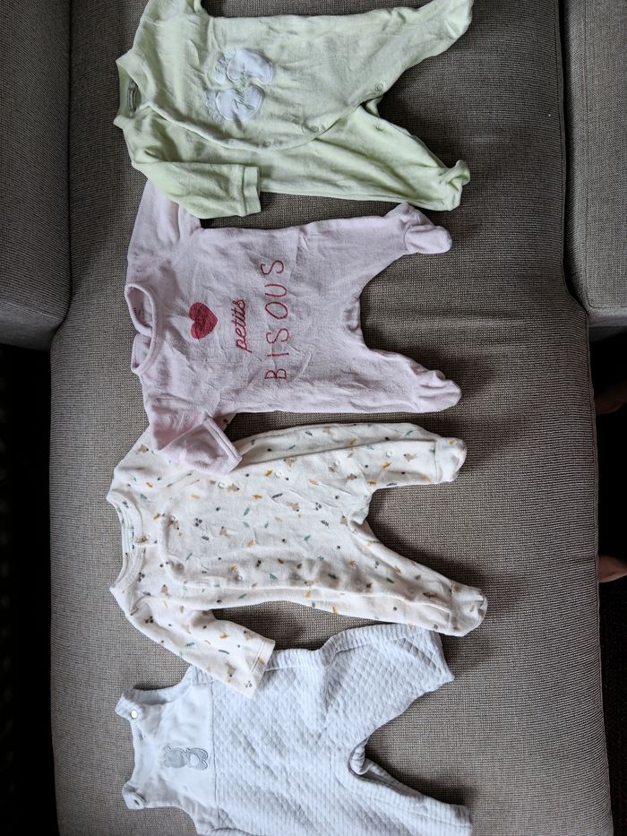 Vetement pour bebé de 1-6 mois, body, chemise, pantalón, chemise, etc. - photo numéro 2