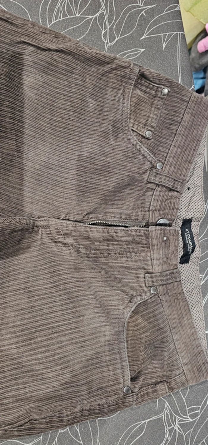 Pantalon côtelé velours taille 40 Armand thierry