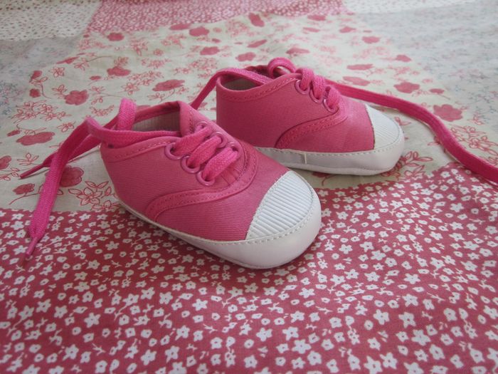 Chaussures/chaussons rose - photo numéro 2