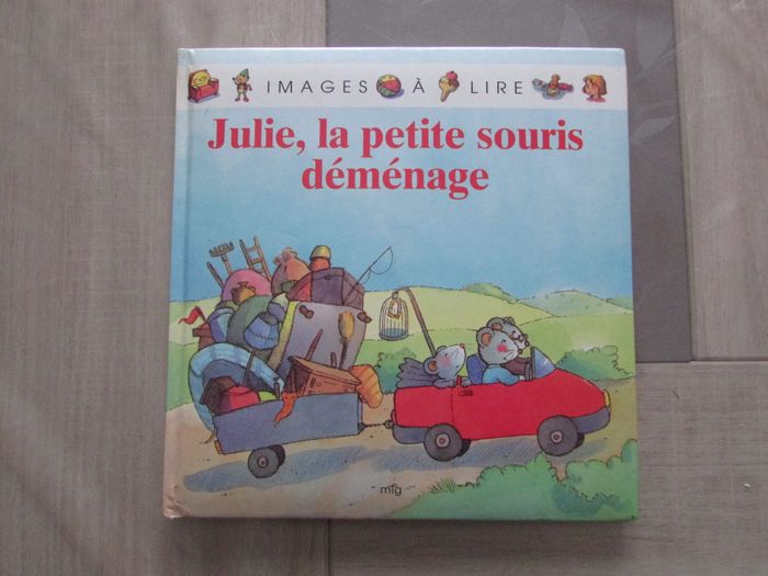Livre julie, la petite souris déménage