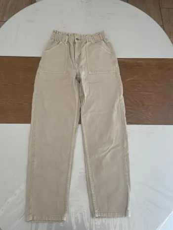 Pantalon beige coupe droite