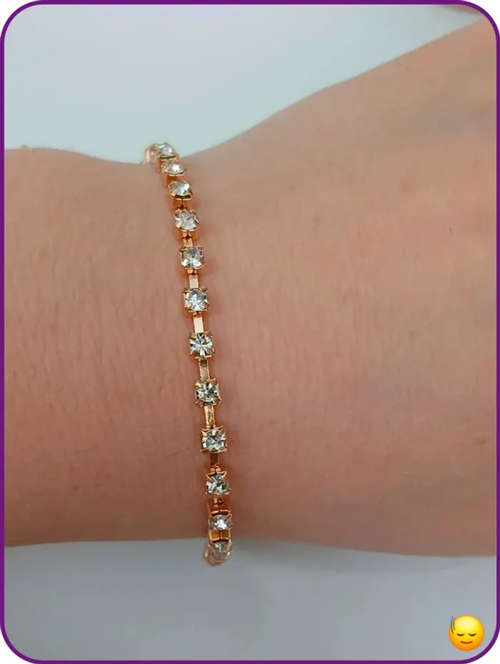 bracelet doré avec strass -look chic et stylé - photo numéro 2