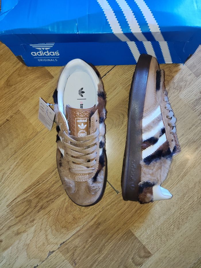Baskets adidas gazelle indoor en fourrure taille 36 - photo numéro 2