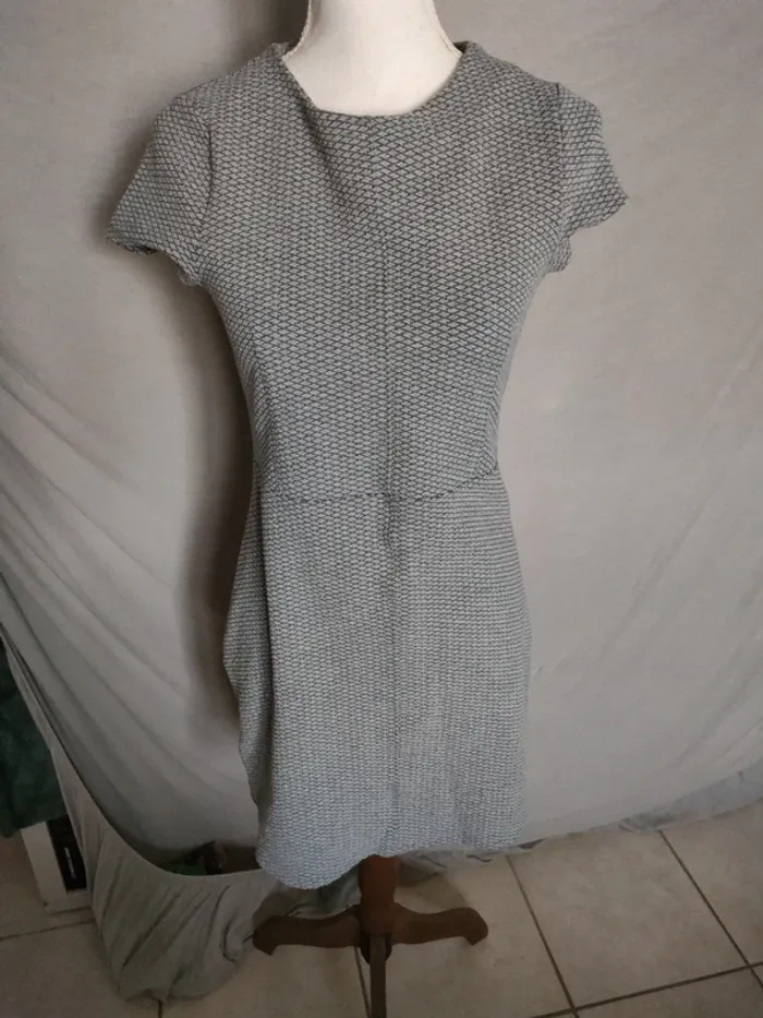 Robe grise