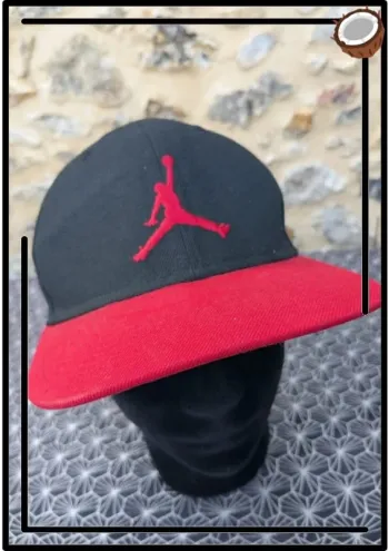 🟥🖤 Casquette NBA Jordan Jumpman – Le style qui monte au dunk 🏀🔥