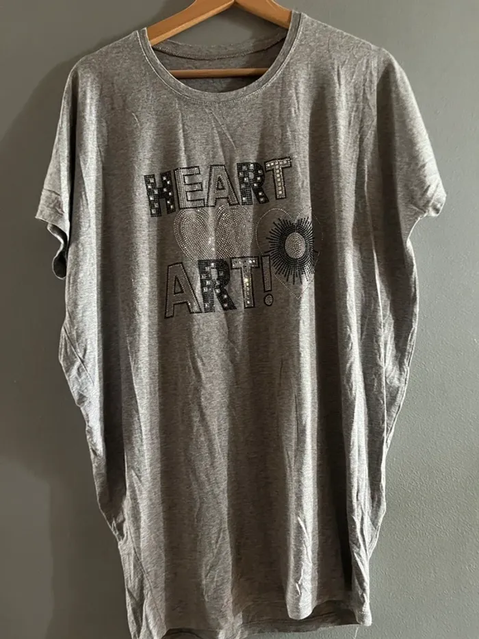 TEE shirt heart art en XL - photo numéro 2