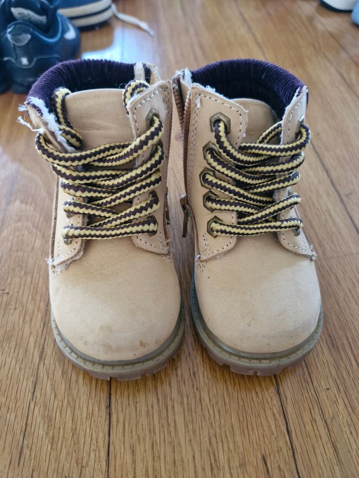 Chaussure taille 19