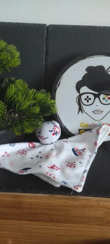 Doudou ours sergent major blanc bateau baleine rose bleu coquillage étoiles