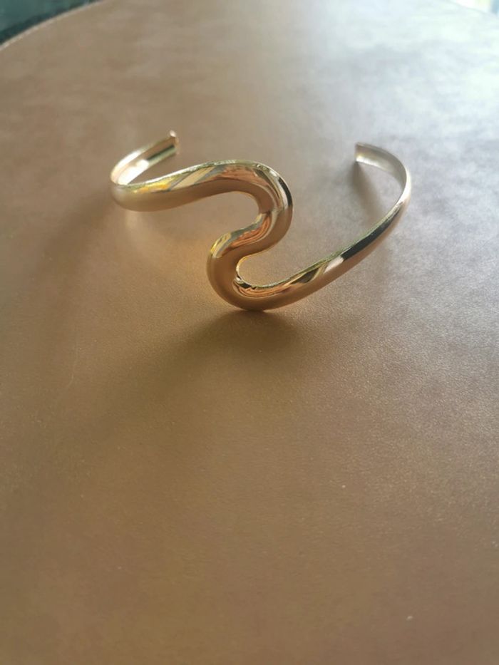 Bracelet de bras doré tendance