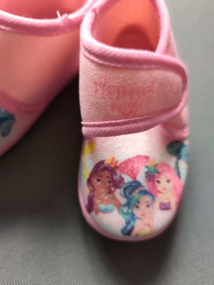 Paire de chaussons neufs 🦄 Taille 21/22 - photo numéro 4