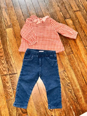 Blouse à col vertbaudet et jeans Bout’chou  9 mois