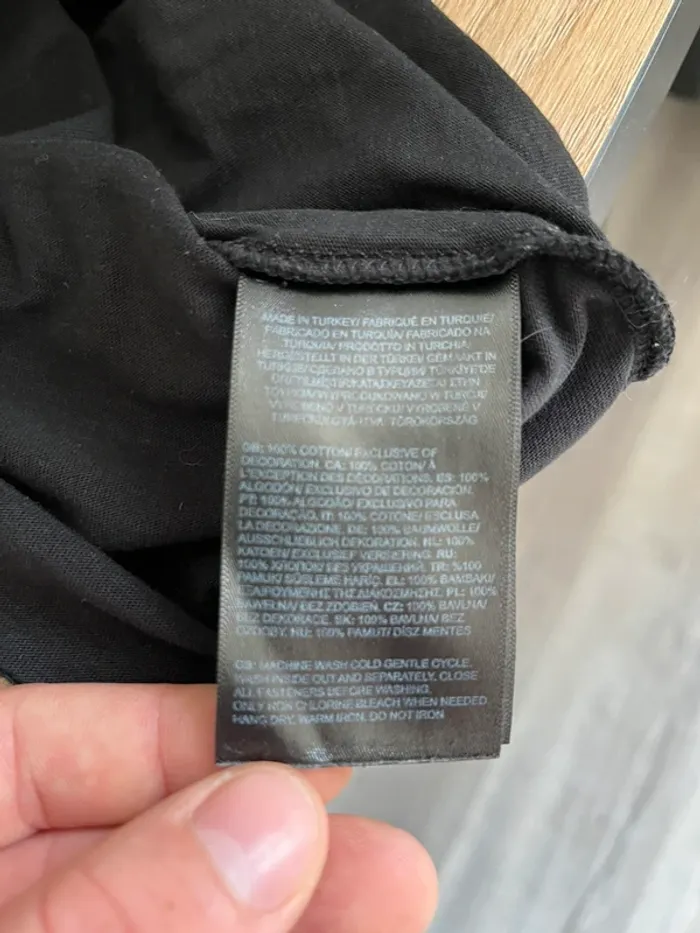 T-shirt noir imprimé tendance - photo numéro 7