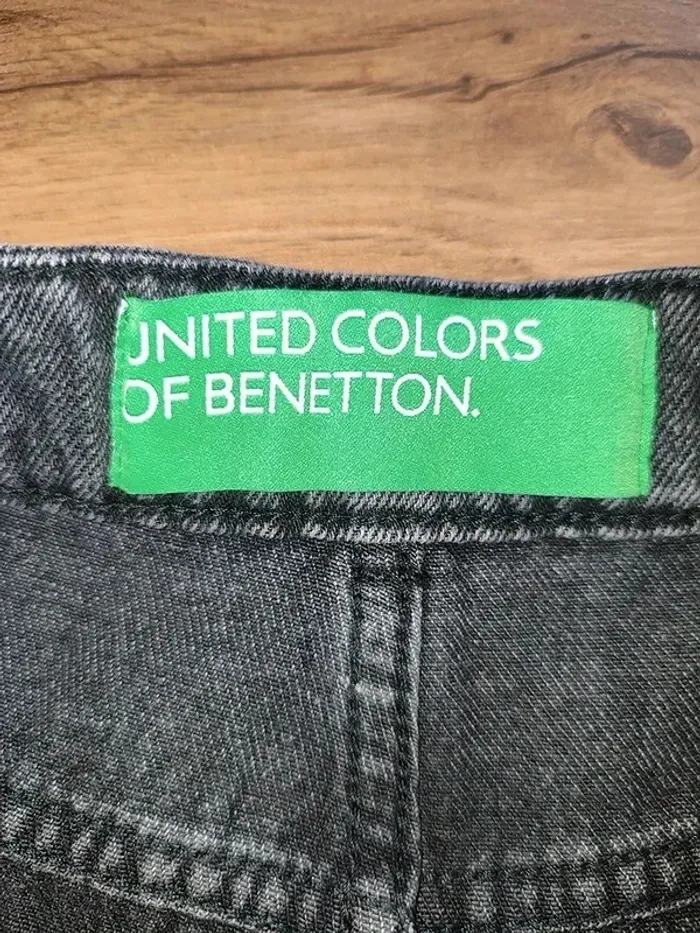 Jeans troué United Colors of Benetton noir - Taille S, l'indispensable du style rock ! - photo numéro 5