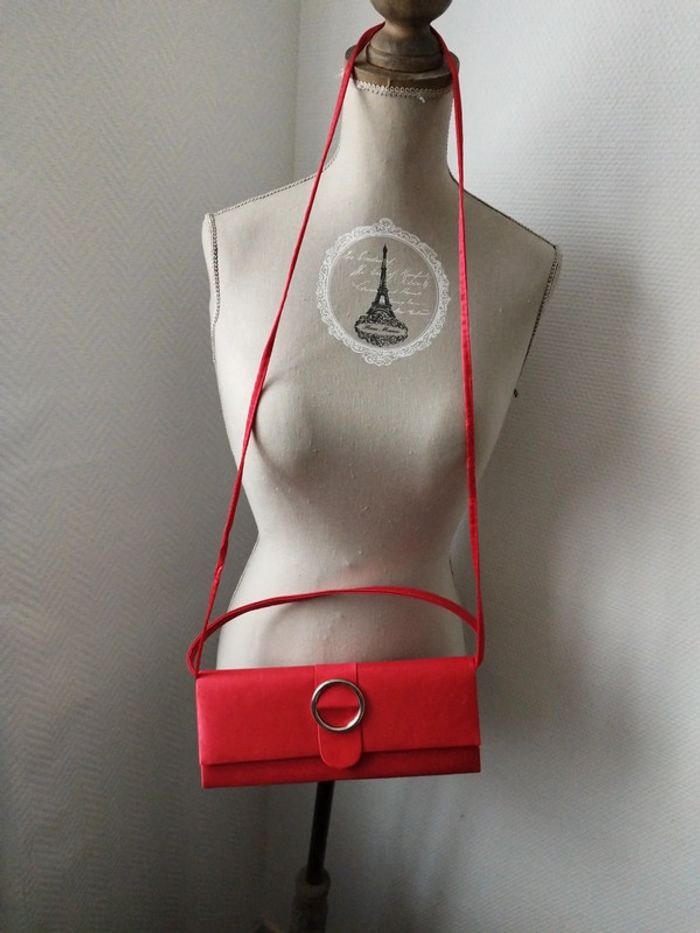 Pochette rouge - photo numéro 3