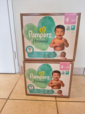 108  couches Pampers Harmonie taille 4 (2 carton de 54 couches) ⭐