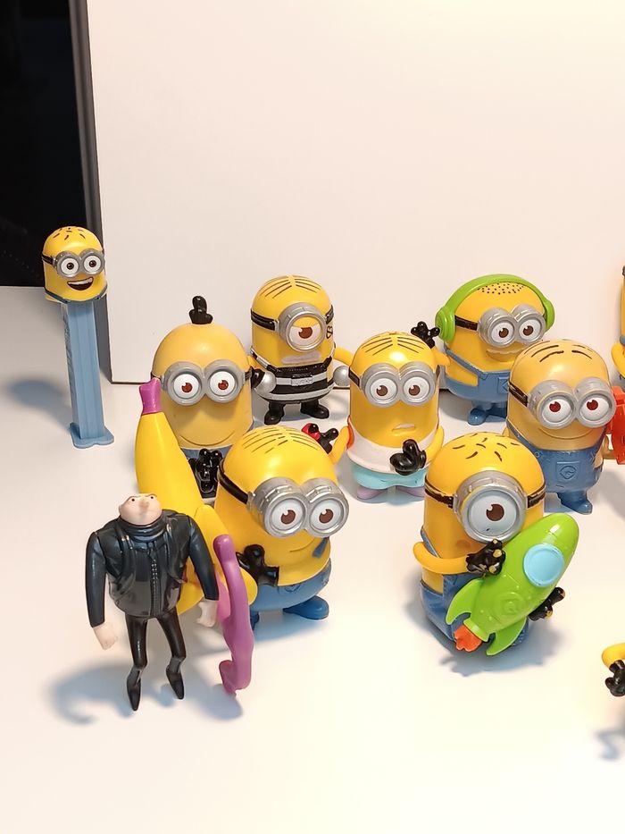 Gros lot 16 grande figurines vintage Moi moche et méchant , les minions 
Taille 11cm pour la plus grande - photo numéro 2