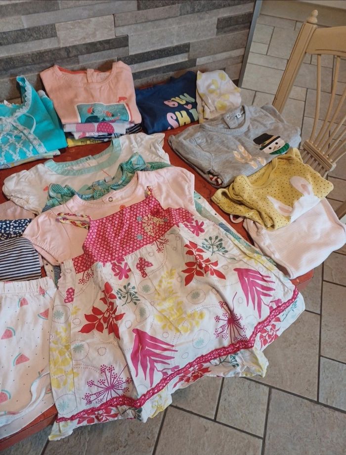 Lot de vêtements fille taille 12 mois été - photo numéro 4