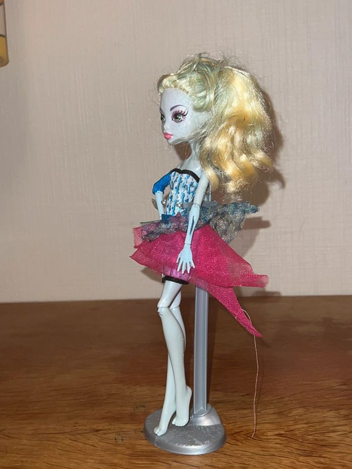 Monster high lagoona blue dot dead gorgeous - photo numéro 2