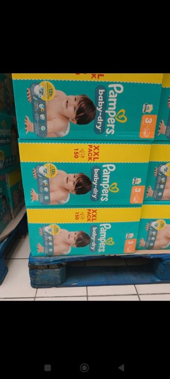 Couche Pampers taille 3