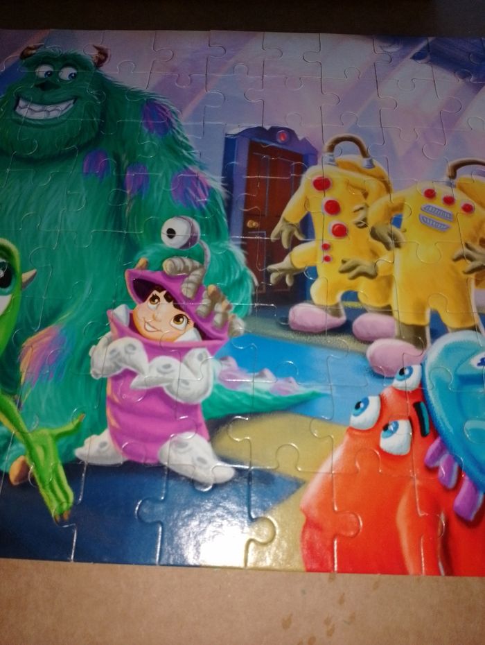 Puzzle TBE complet Monstres et Cie Clémentoni - photo numéro 9