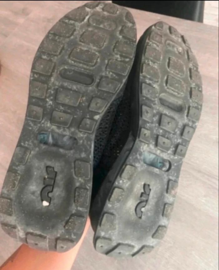 Baskets Nike noir T.45 - photo numéro 4