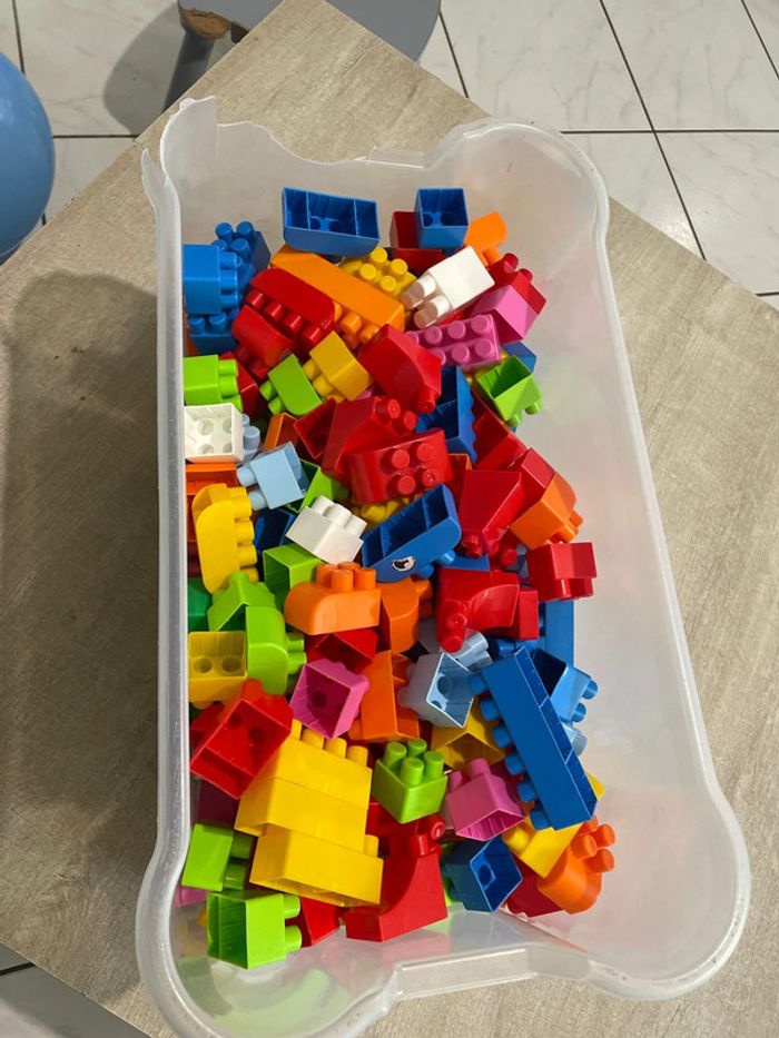 Caisse lego abrick des 18 mois - photo numéro 2