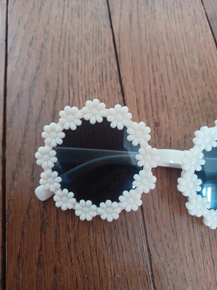 Lunettes de soleil - photo numéro 2