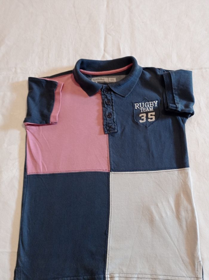 Polo manche courte avec colle voir photos avec écusson devant marquer rugby 35 marque tape à l'oeil taille 6 ans 116 cm voir photos - photo numéro 4