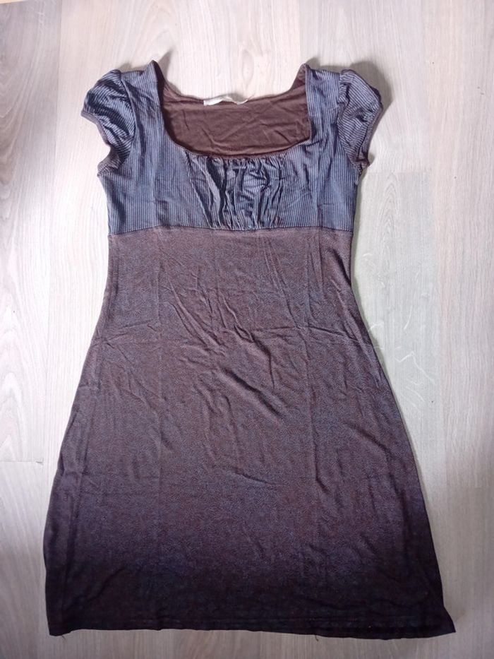 Robe courte près du corps