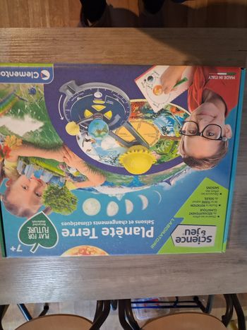 Coffret planète terre clémentoni 