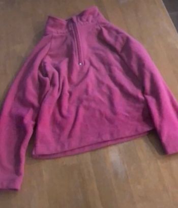 Pull polaire rose foncé