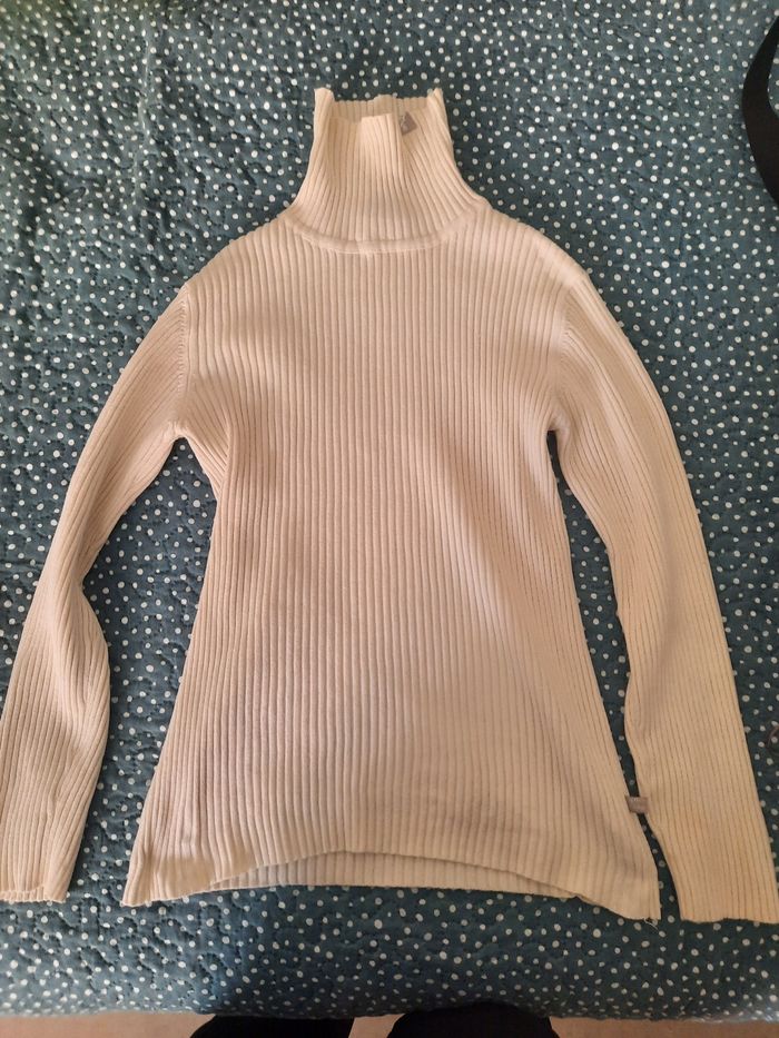 Vends pull fille col roule - photo numéro 2