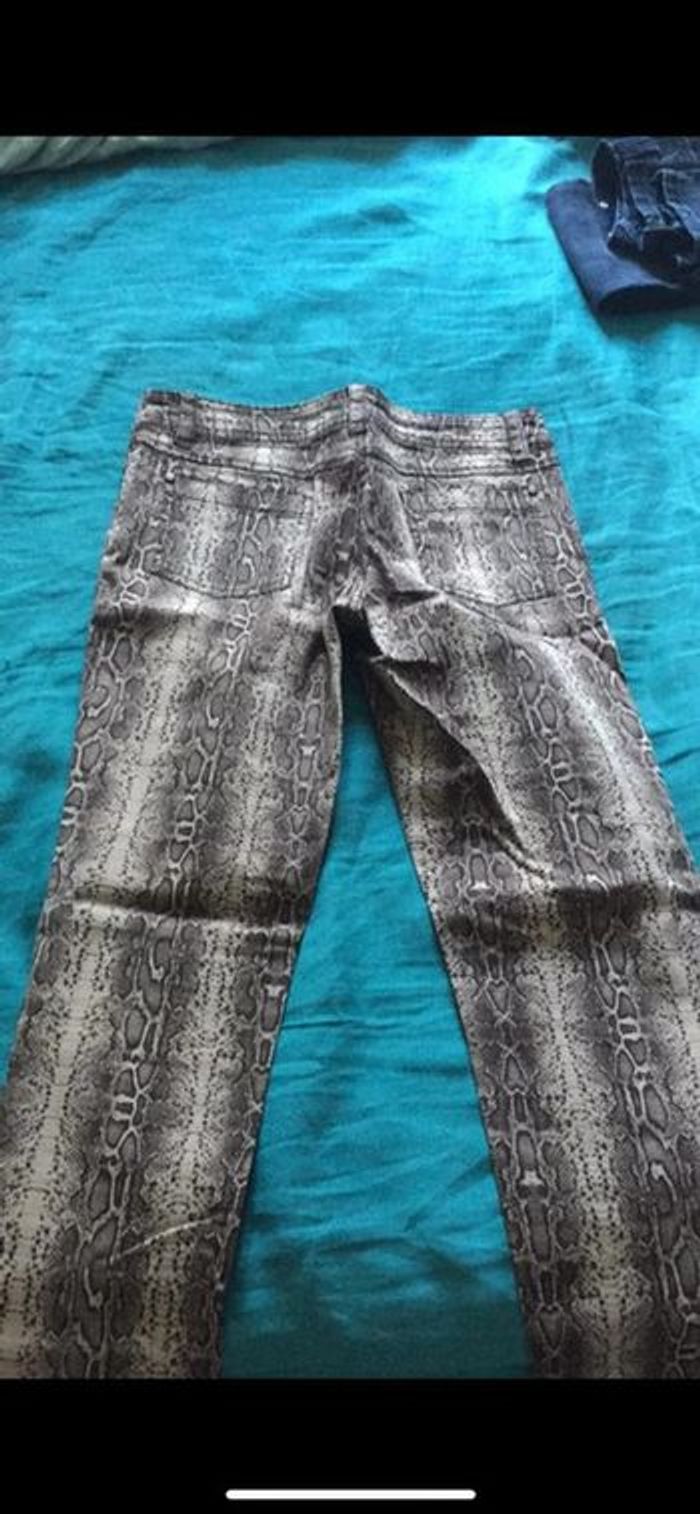Pantalon slim imprimé serpent - photo numéro 3