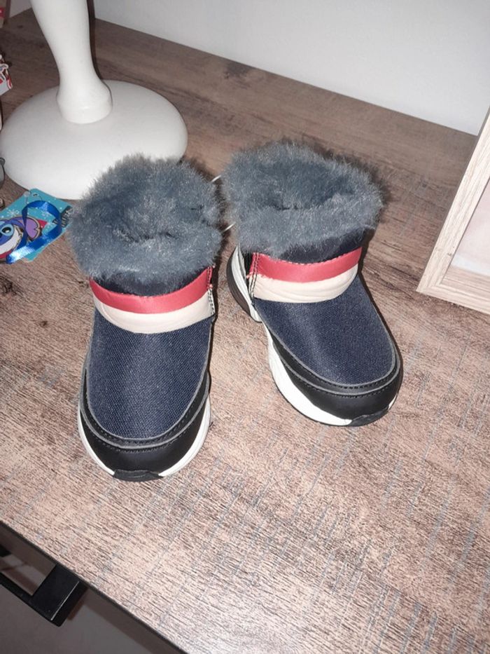 Botte zara neuf taille 20 👦
