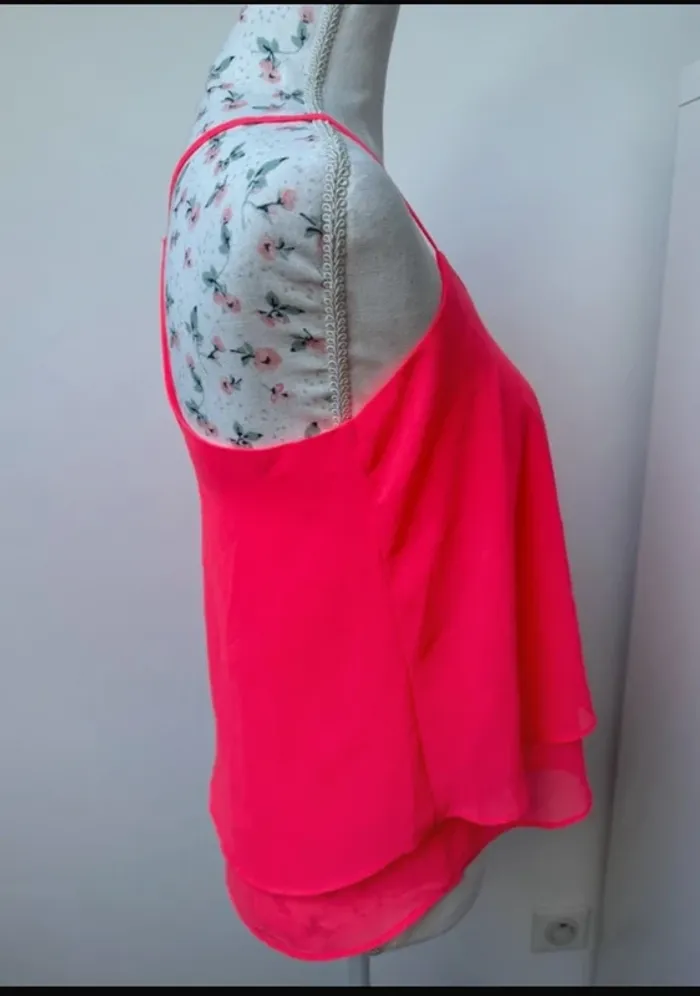Débardeur rose fluo Bershka taille S ou 36 - photo numéro 4