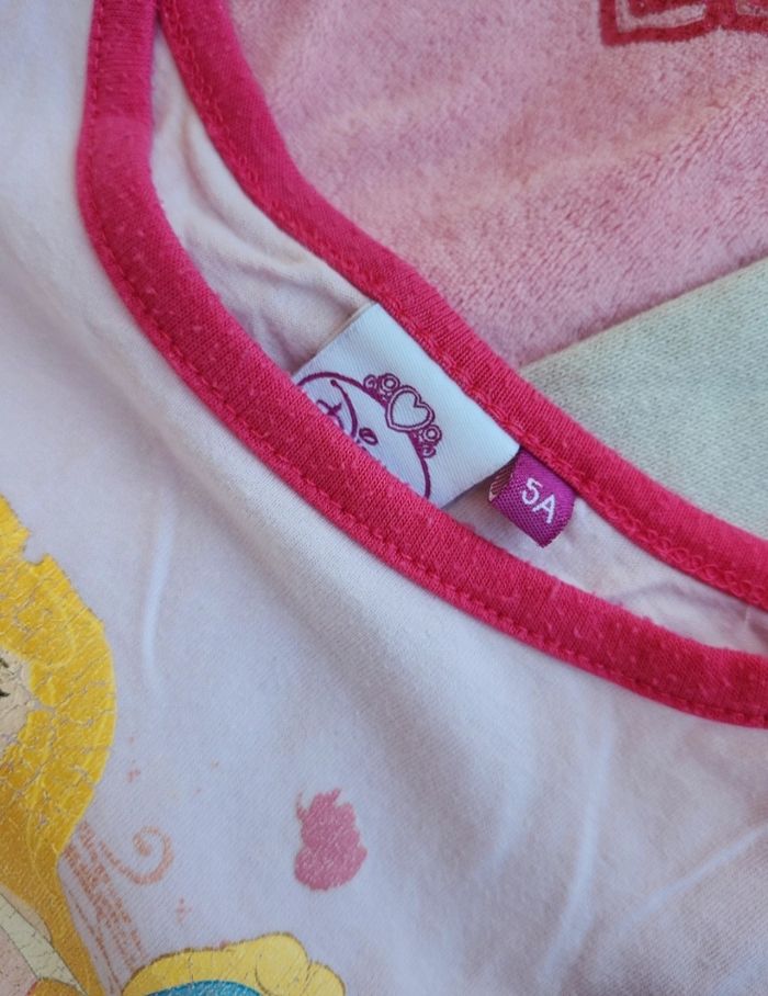 Lot 5 vêtements fille 5 ans Disney - photo numéro 7