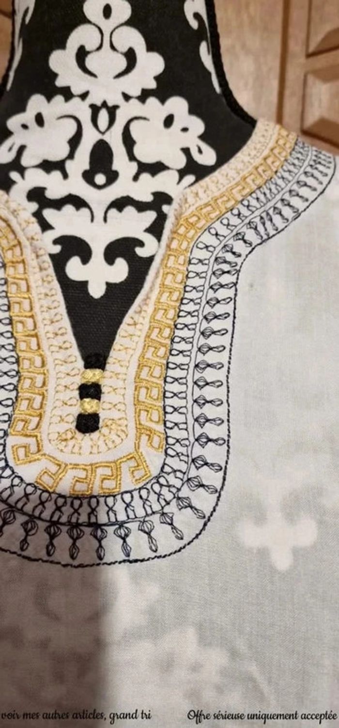 Tunique blanche à broderie casual basic taille 44 - photo numéro 2