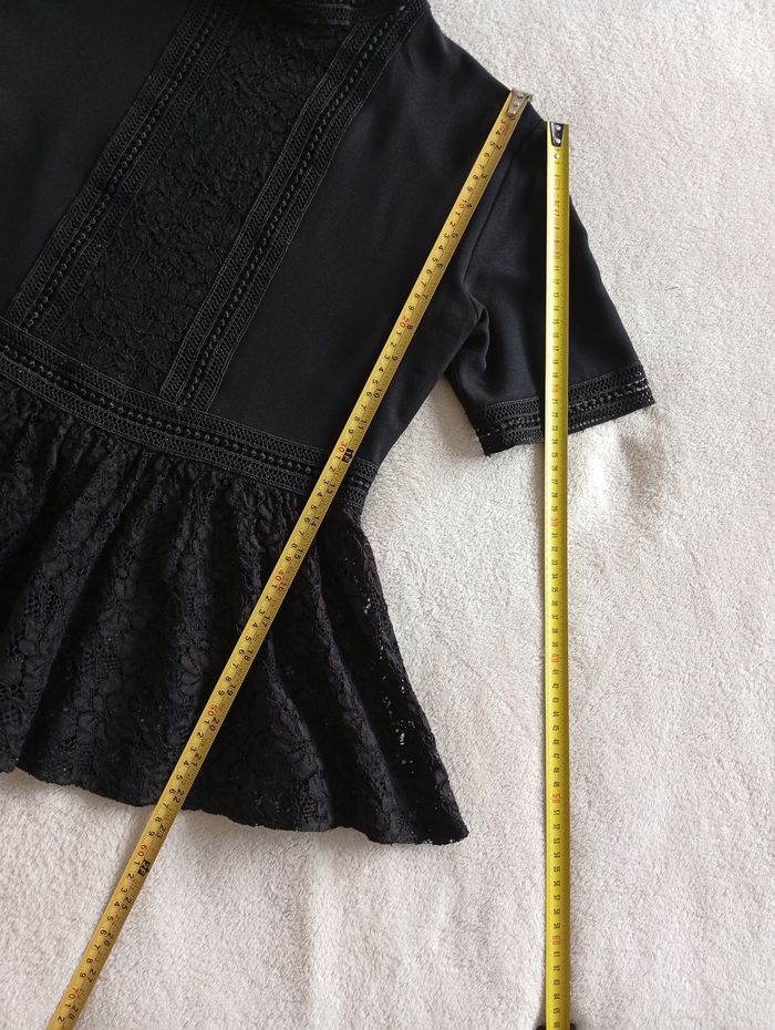 Blouse noire avec dentelle. Zara 34 - photo numéro 5