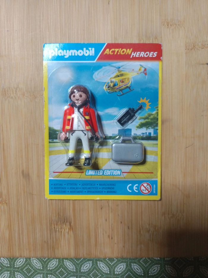 Magazine playmobil avec 2 personnages neuf - photo numéro 12