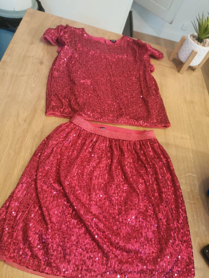 Ensemble jupe et tee-shirt 10 ans - photo numéro 1